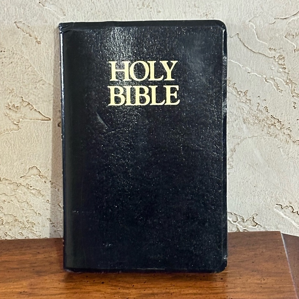 Zondervan Giant Print Black Holy Bible King James Version 1994
